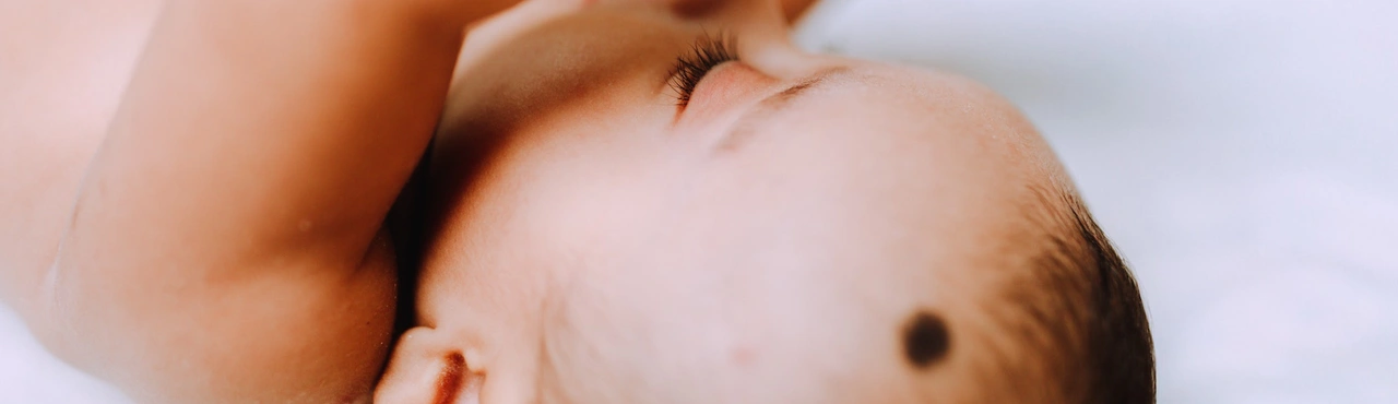 Pulizia orecchie neonato: come si fa? Quanto spesso? Quali precauzioni prendere?